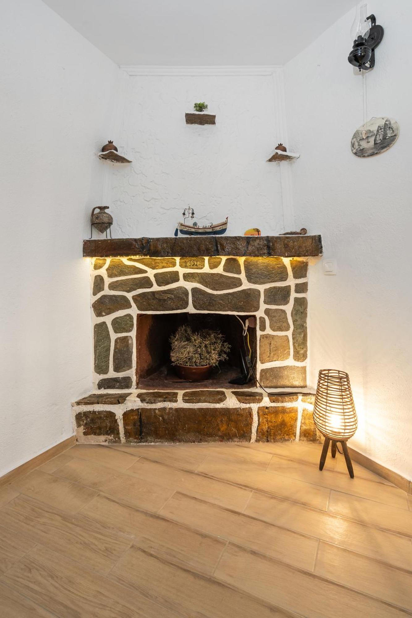 Dom wakacyjny Manos Small House Kouremenos